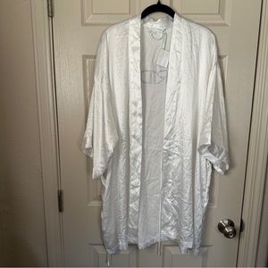 NWT i do by victoria’s secret white silky “bride” robe, missing waist tie
